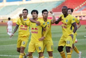 khoang-cach-voi-clb-ha-noi-qua-xa-kha-nang-cao-hagl-se-het-cua-dua-vo-dich-v